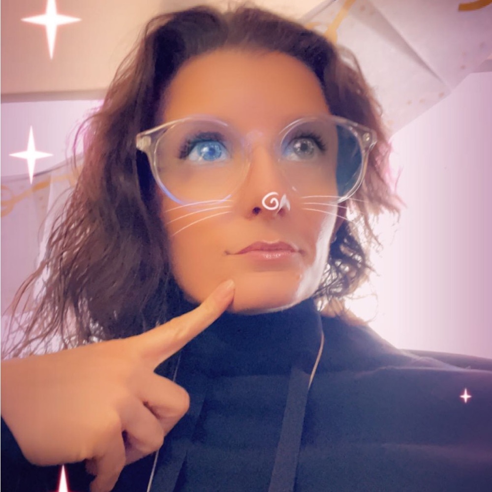 Meet your Posher, Carey